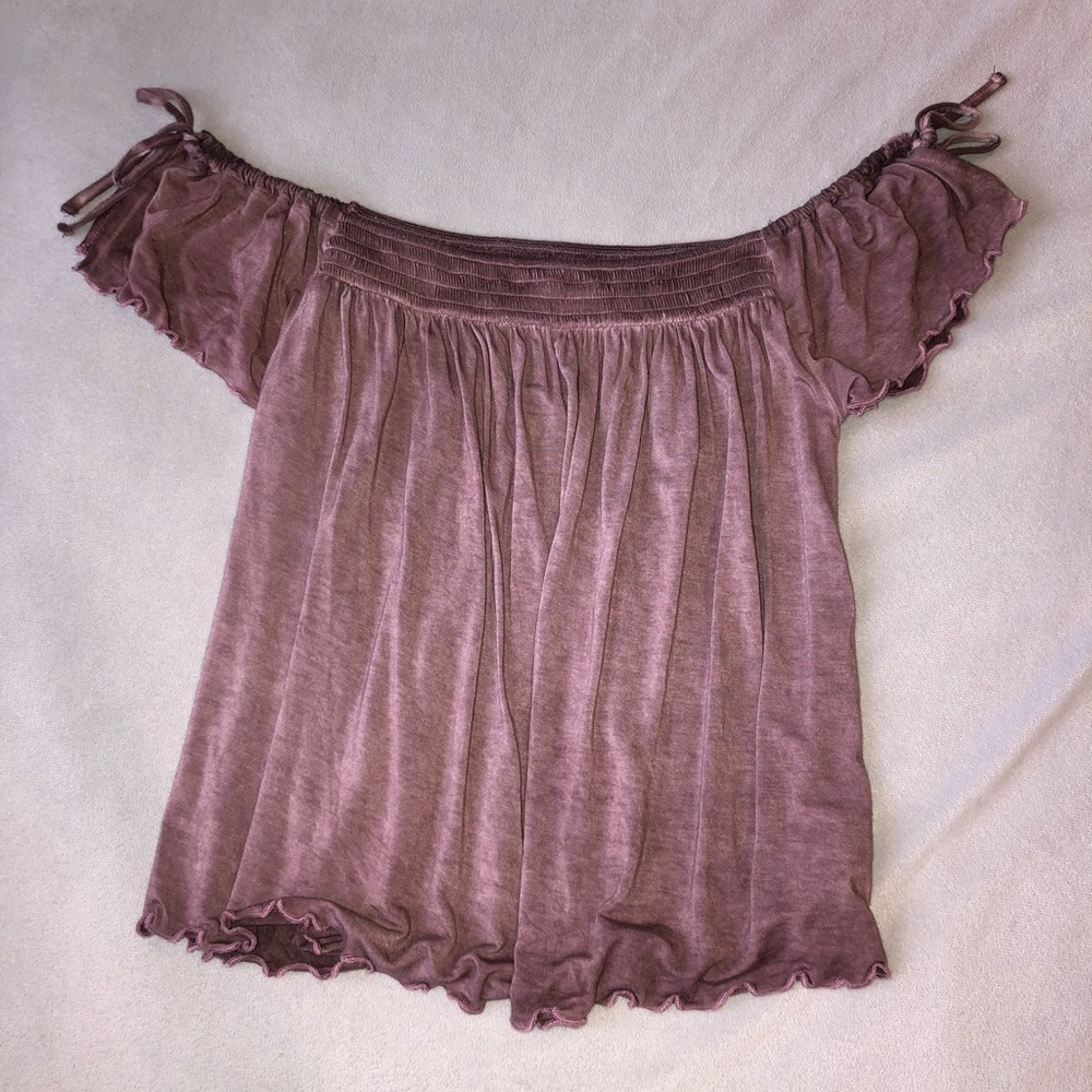 Off-the-shoulder AE Top